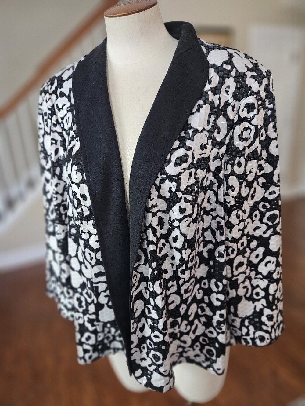 K Woman Collection Abstract Jacket 16W